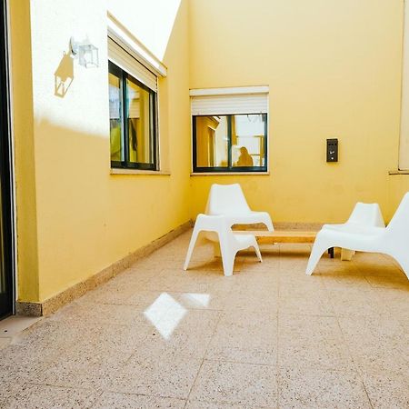 Help Yourself Hostels - Restelo Lisbona Esterno foto