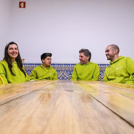 Help Yourself Hostels - Restelo Lisbona Esterno foto