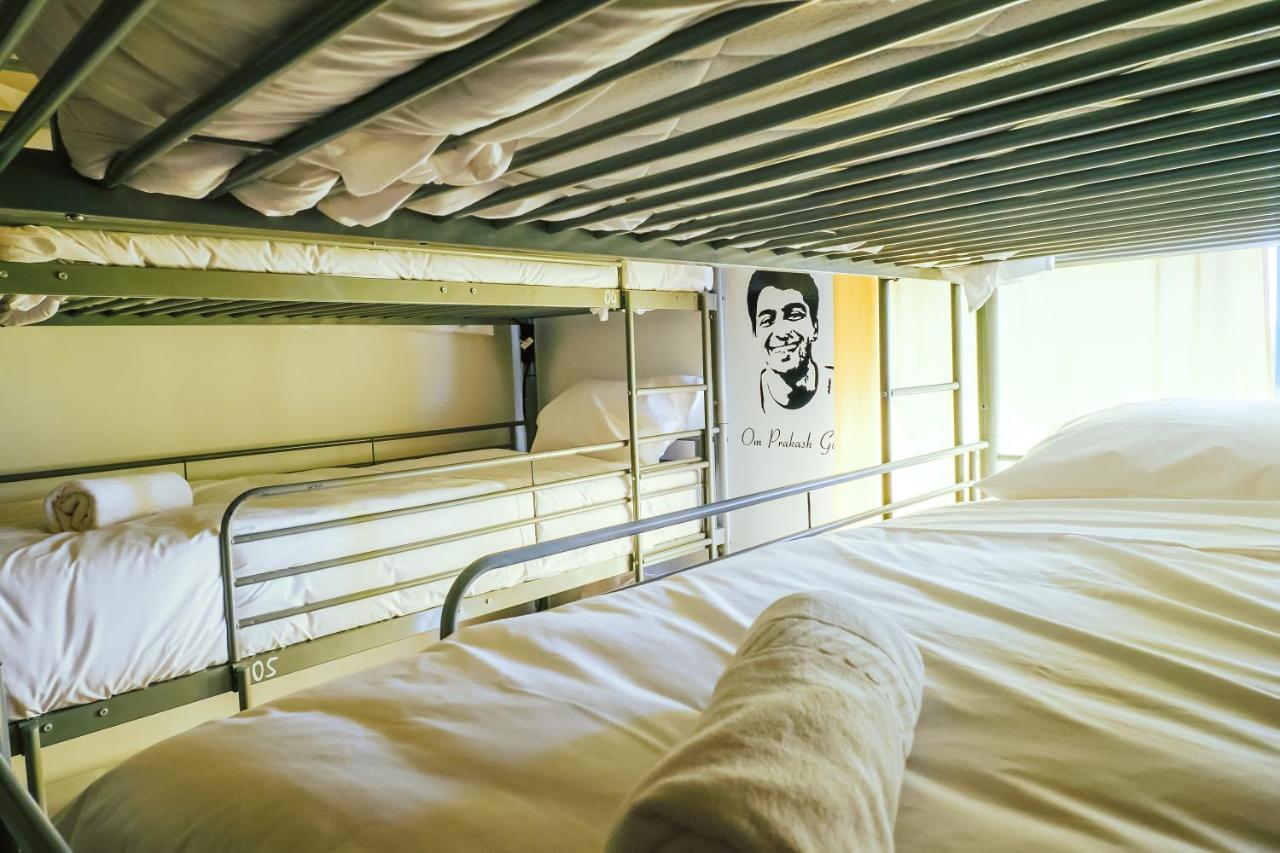 Help Yourself Hostels - Restelo Lisbona Esterno foto