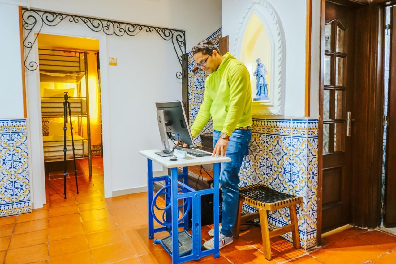 Help Yourself Hostels - Restelo Lisbona Esterno foto