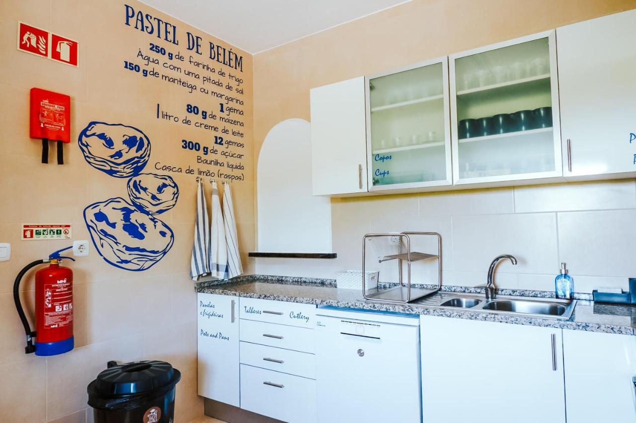 Help Yourself Hostels - Restelo Lisbona Esterno foto