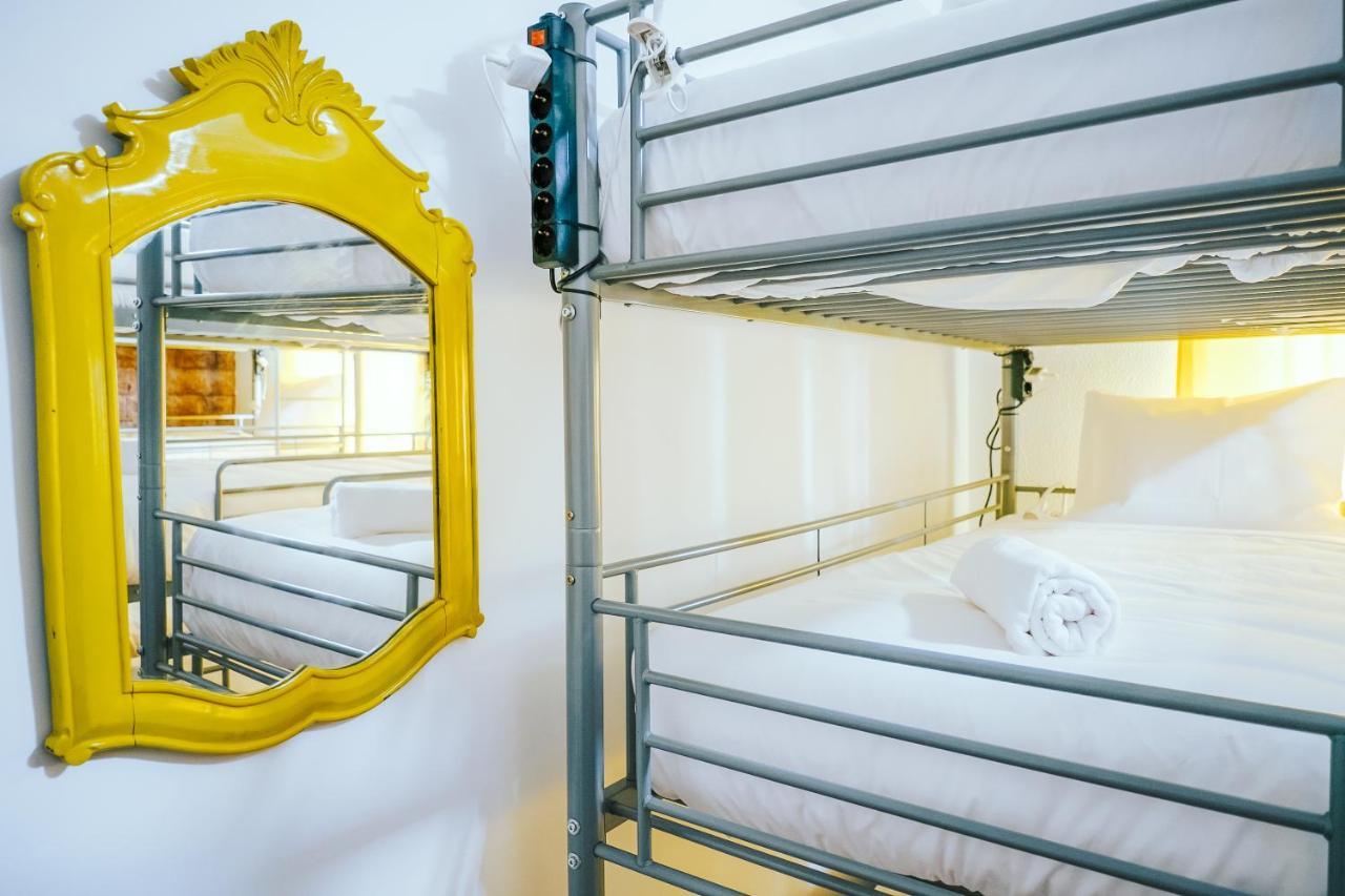 Help Yourself Hostels - Restelo Lisbona Esterno foto