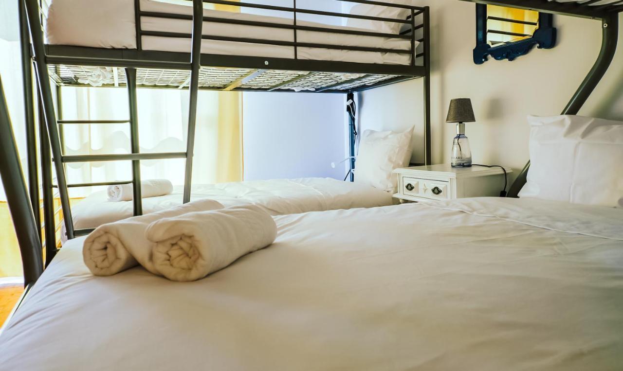Help Yourself Hostels - Restelo Lisbona Esterno foto
