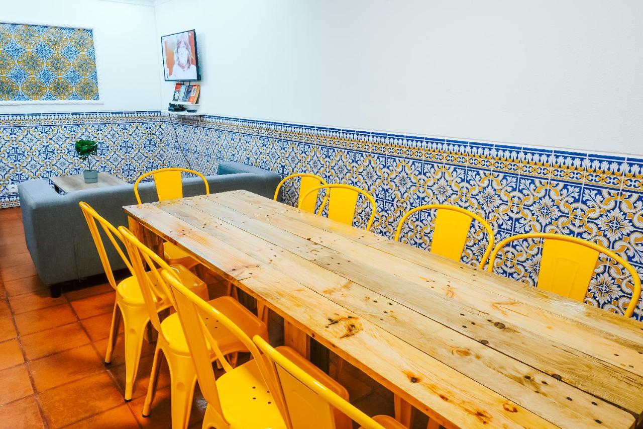 Help Yourself Hostels - Restelo Lisbona Esterno foto