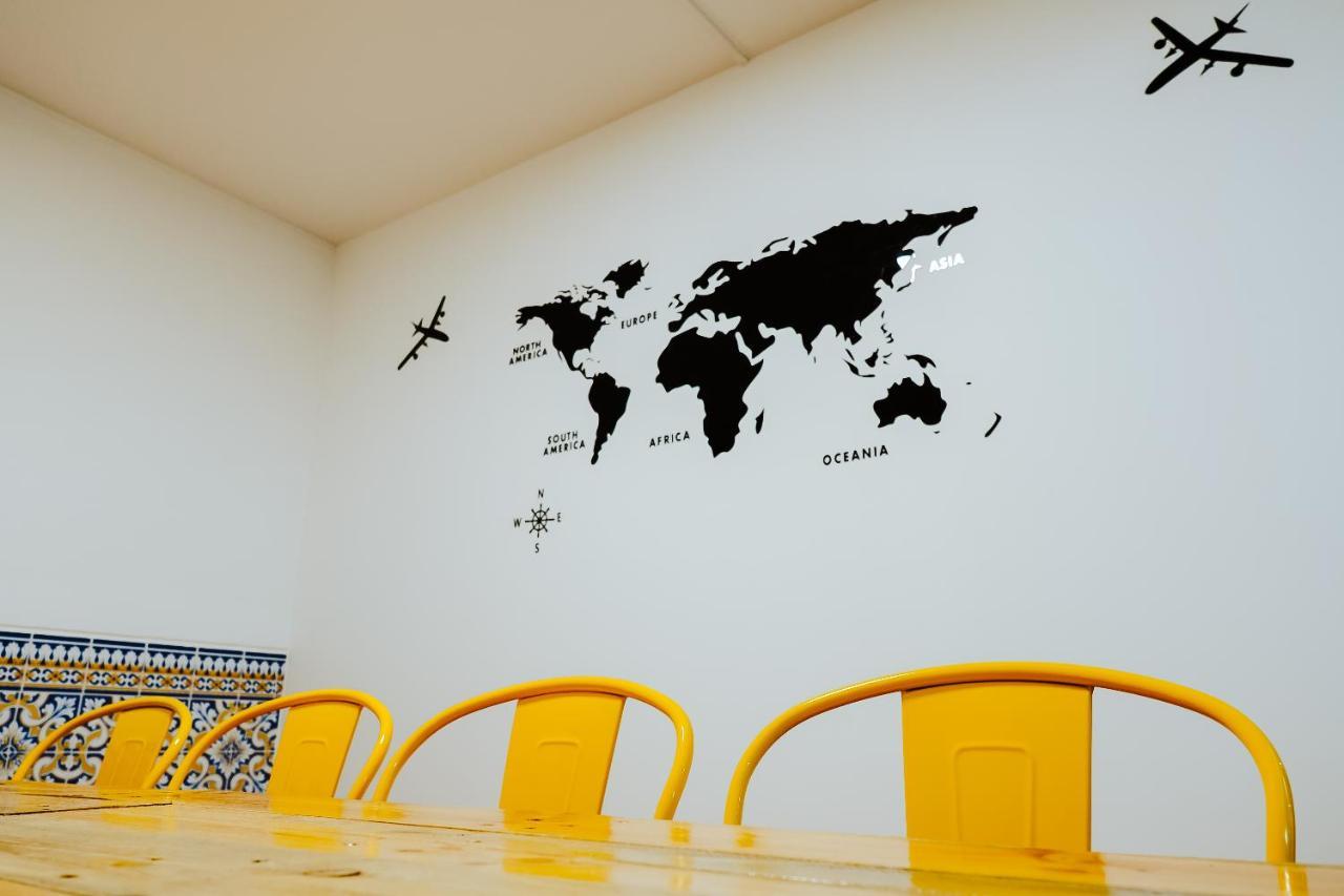 Help Yourself Hostels - Restelo Lisbona Esterno foto