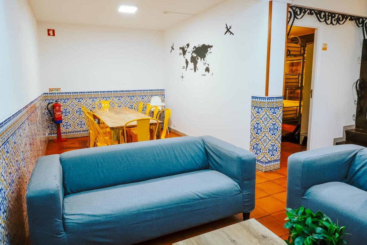 Help Yourself Hostels - Restelo Lisbona Esterno foto