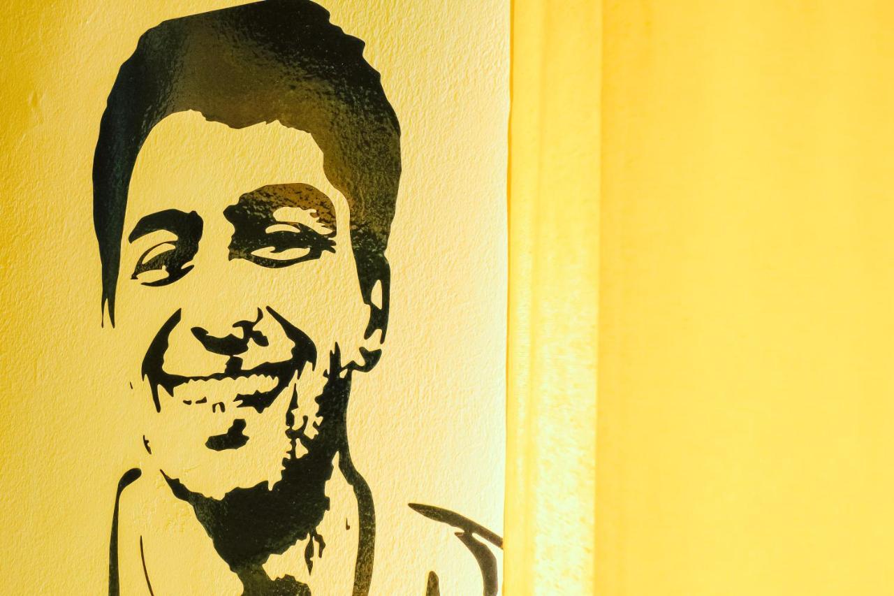 Help Yourself Hostels - Restelo Lisbona Esterno foto