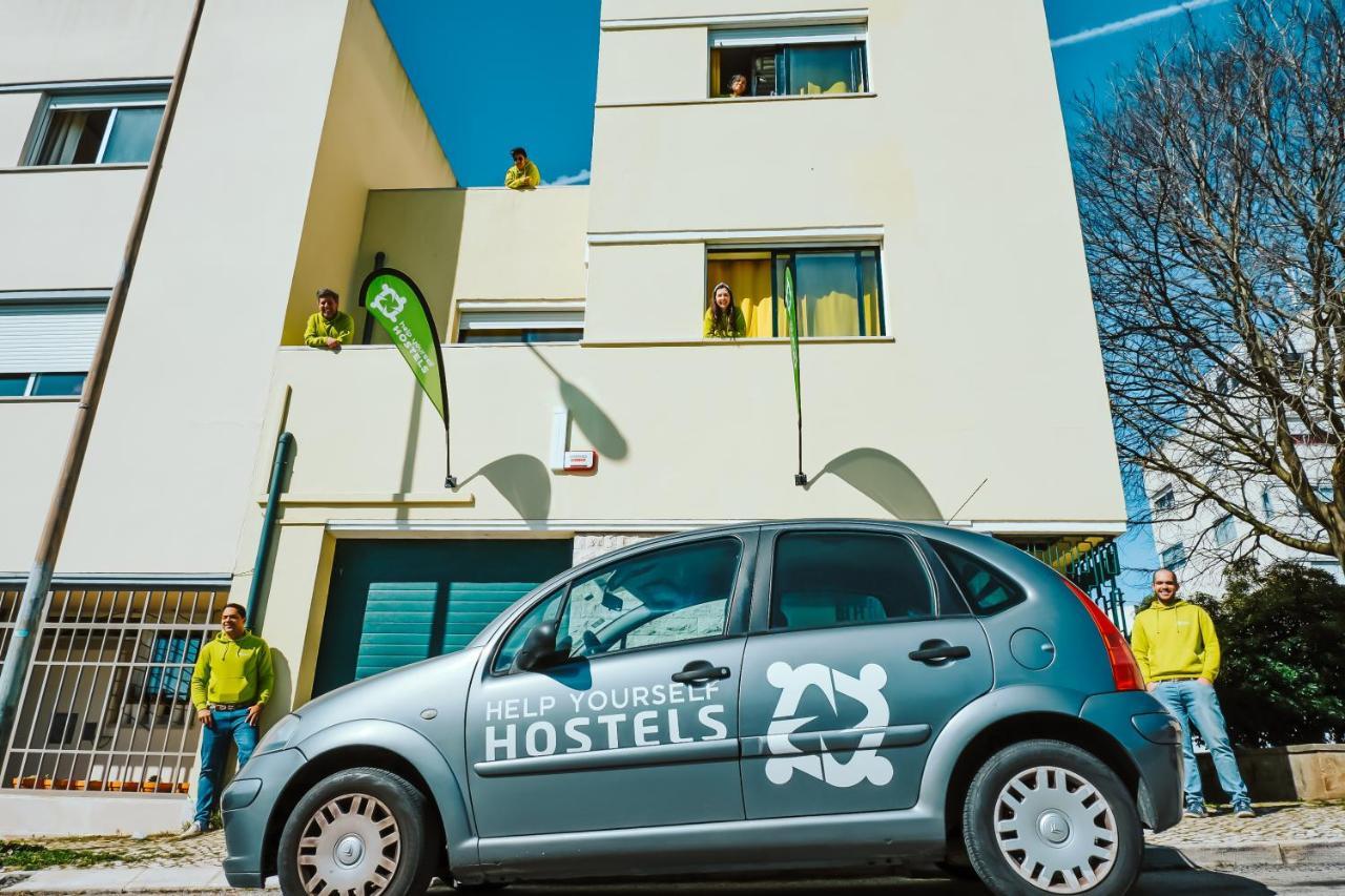 Help Yourself Hostels - Restelo Lisbona Esterno foto