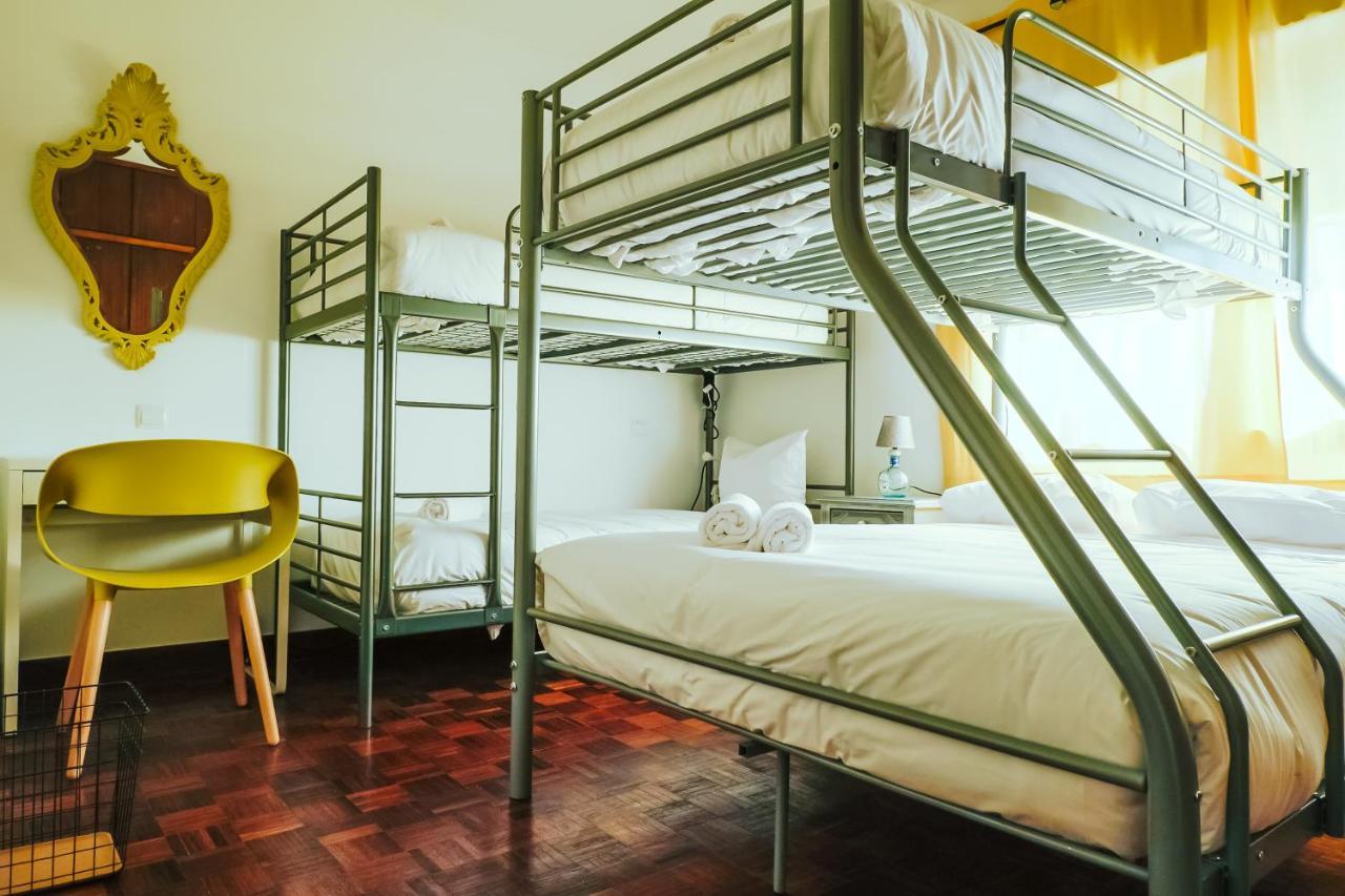 Help Yourself Hostels - Restelo Lisbona Esterno foto