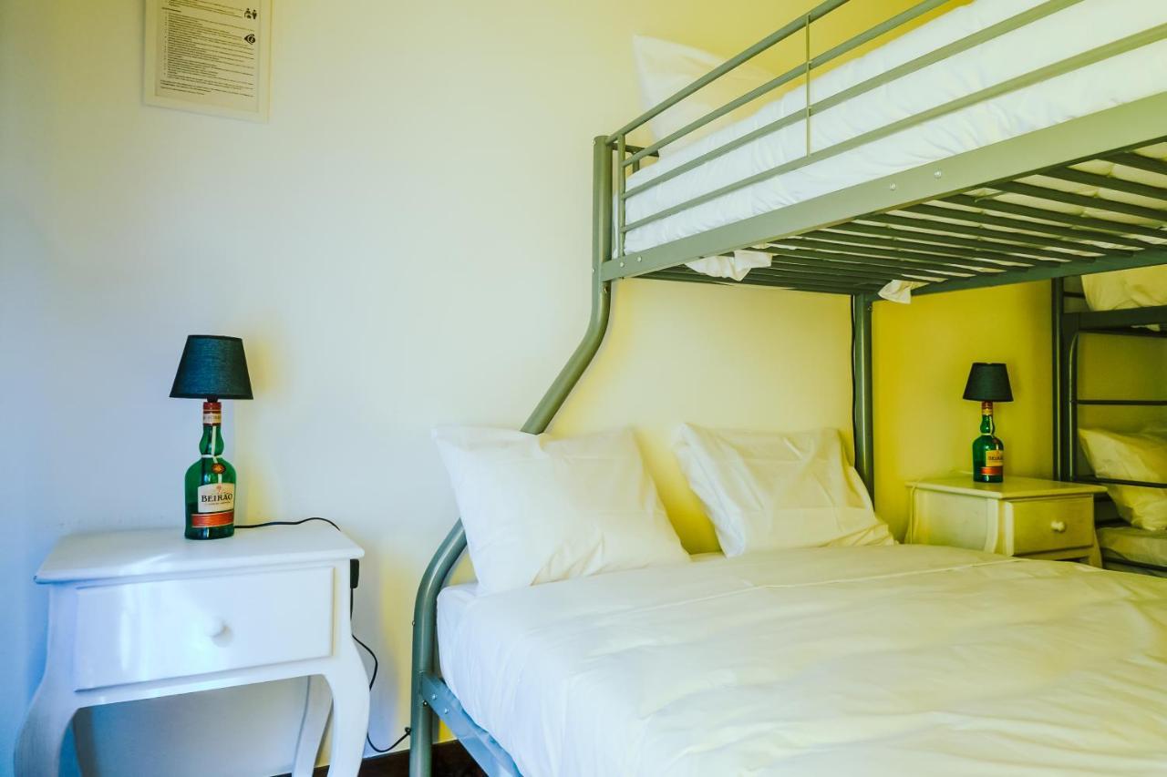 Help Yourself Hostels - Restelo Lisbona Esterno foto